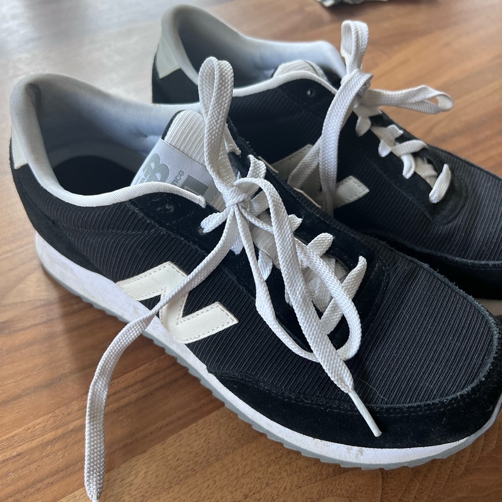 Black and White New Balance Sneakers!